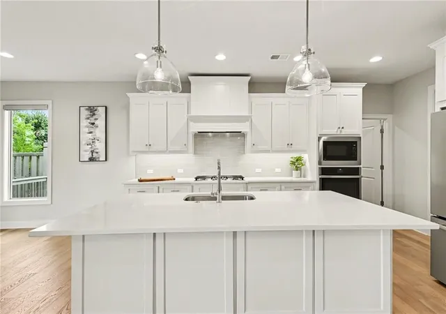 4th image of 8193 Valley Rd, Lenexa, KS 66220 | MLS# 2628209