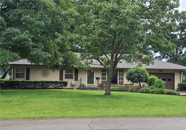 Homes for sale in Fort Scott, KS | 620 Lakin Dr, Fort Scott, KS 66701 | MLS# 2628212