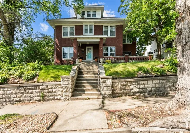 Photo 2 of Single family home for sale at 2507 Francis St, St Joseph, MO 64501 | MLS# 2628220 | Listing updated on 2026-08-30
