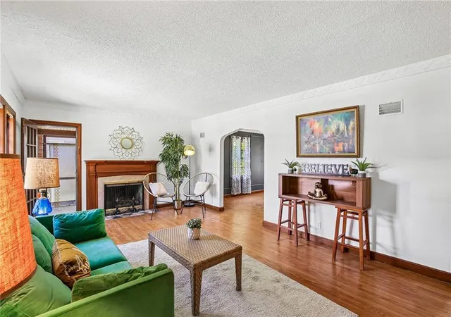 Homes for sale in Kansas City, MO | 415 E 75th St, Kansas City, MO 64131 | MLS# 2628228