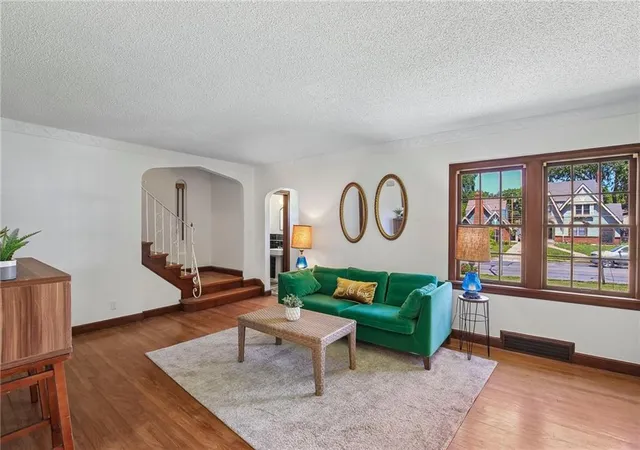 Homes for sale in Kansas City, MO | 415 E 75Th St, Kansas City, MO 64131 | MLS# 2628228