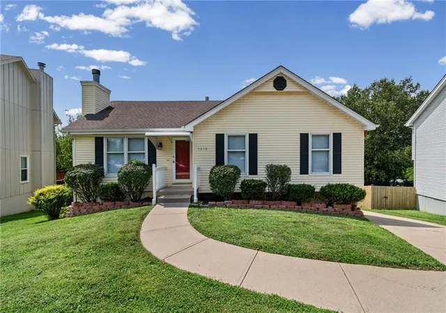 Photo 1 of Sale Pending at 7218 N Pennsylvania Ave, Kansas City, MO 64118 | MLS# 2628229 | Listing updated on 2026-09-02