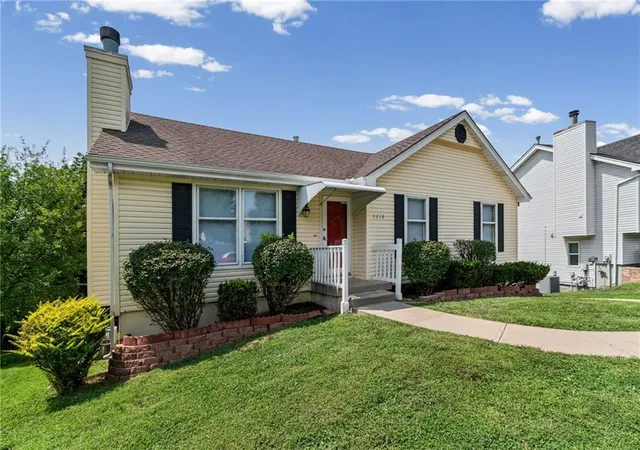 Photo 2 of Sale Pending at 7218 N Pennsylvania Ave, Kansas City, MO 64118 | MLS# 2628229 | Listing updated on 2026-09-26