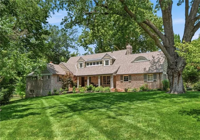 Homes for sale in Mission Hills, KS | 2312 Tomahawk Rd, Mission Hills, KS 66208 | MLS# 2628231