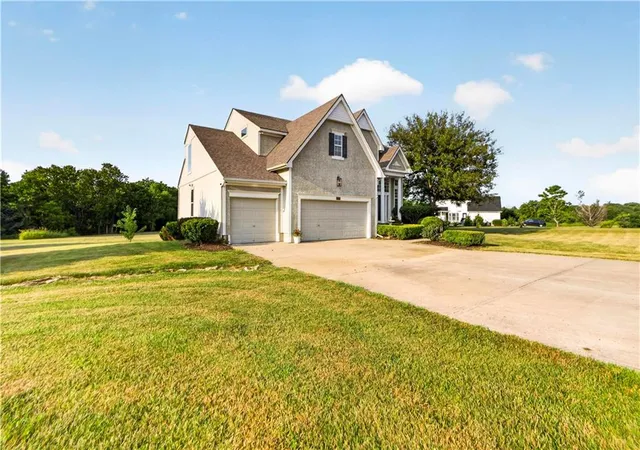 Photo 2 of Single family home for sale at 18518 W 252nd Street, Paola, KS 66071 | MLS# 2628234 | Listing updated on 2026-09-25