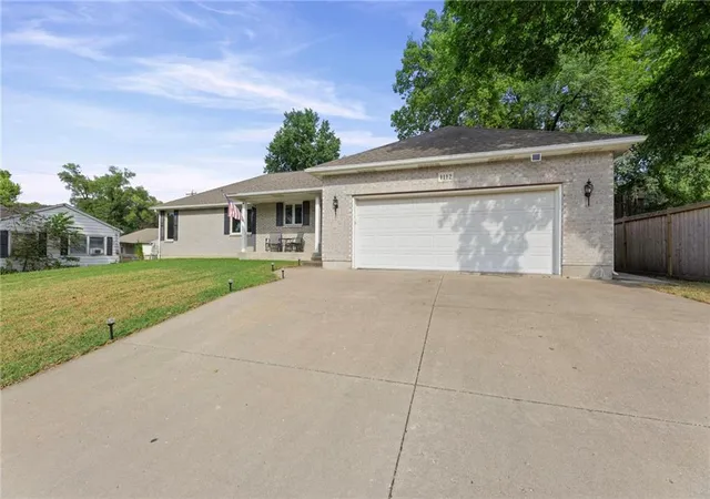 2nd image of 1112 Church St, Eudora, KS 66025 | MLS# 2628241