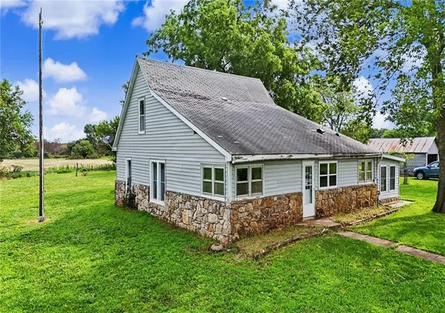 Homes for sale in Kincaid, KS | 15496 Norton Rd, Kincaid, KS 66039 | MLS# 2628247