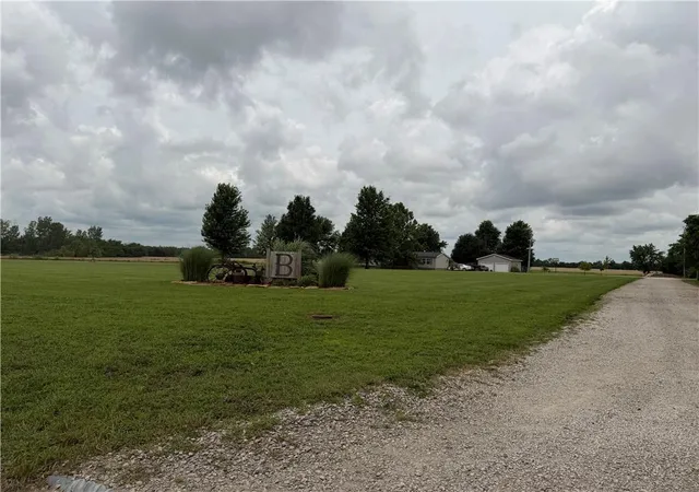 3rd image of 2399 Poplar Rd, Fort Scott, KS 66701 | MLS# 2628254