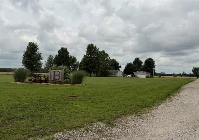 4th image of 2399 Poplar Rd, Fort Scott, KS 66701 | MLS# 2628254
