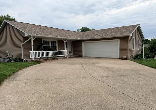 Homes for sale in Maryville, MO | 804 Birchwood Cir, Maryville, MO 64468 | MLS# 2628256