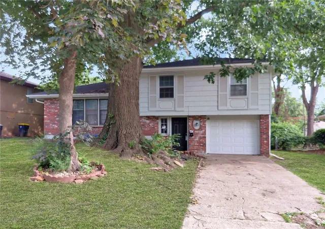 1st image of 7707 E 118th Ter, Kansas City, MO 64134 | MLS# 2628268