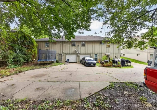 27th image of 8310 Sterling Ave, Raytown, MO 64138 | MLS# 2628273