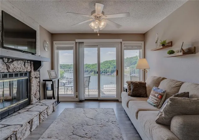 Homes for sale in Lake Ozark, MO | 28 Wheel House Cir #4A, Lake Ozark, MO 65049 | MLS# 2628277
