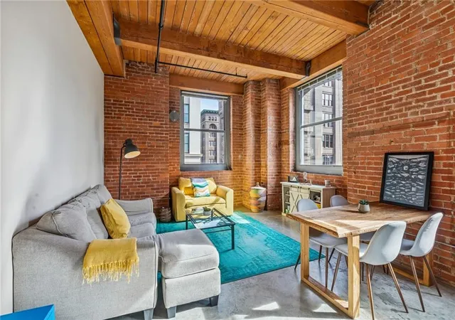 1st image of 712 Broadway Blvd #406, Kansas City, MO 64105 | MLS# 2628286