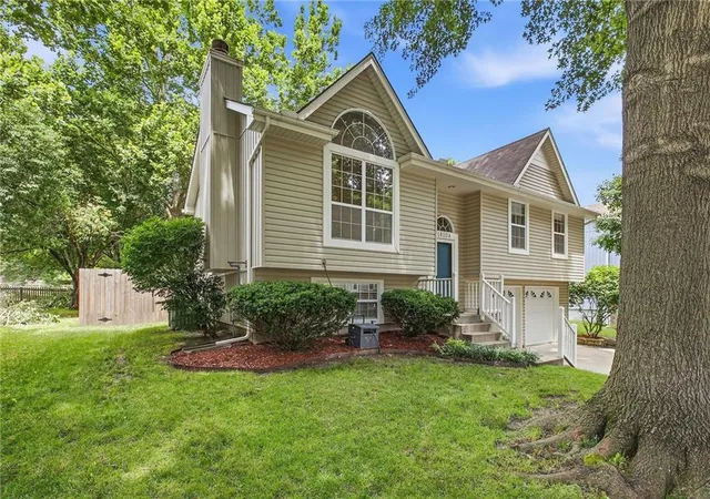 3rd image of 18104 E 31St Terrace Dr S, Independence, MO 64057 | MLS# 2628291