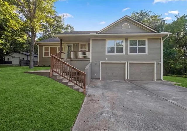 2nd image of 530 Nw 1891st Rd, Kingsville, MO 64061 | MLS# 2628295