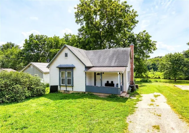 Homes for sale in Brookfield, MO | 323 N Clinton St, Brookfield, MO 64628 | MLS# 2628299