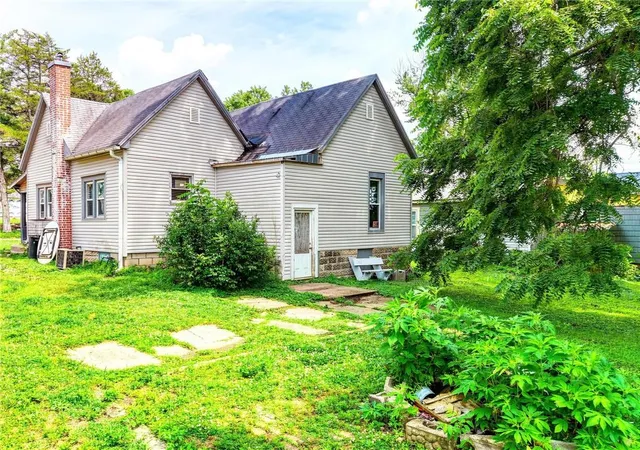 Homes for sale in Brookfield, MO | 323 N Clinton St, Brookfield, MO 64628 | MLS# 2628299