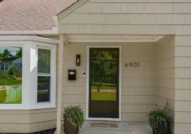 Homes for sale in Overland Park, KS | 6901 Broadmoor St, Overland Park, KS 66204 | MLS# 2628307