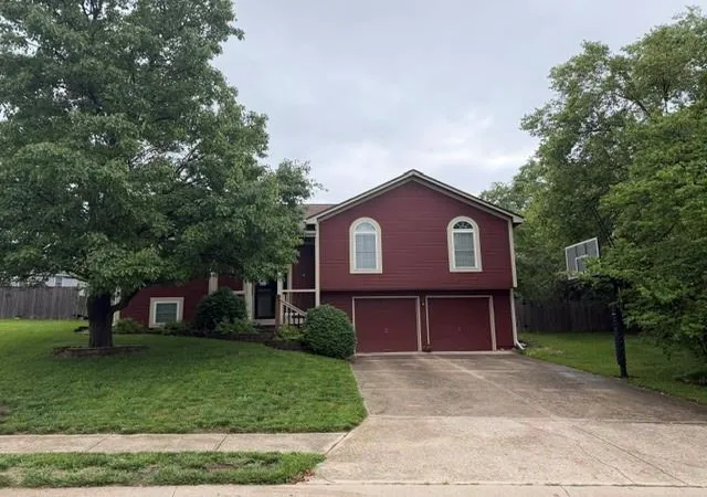 Homes for sale in Greenwood, MO | 1002 Tabitha Ln, Greenwood, MO 64034 | MLS# 2628311