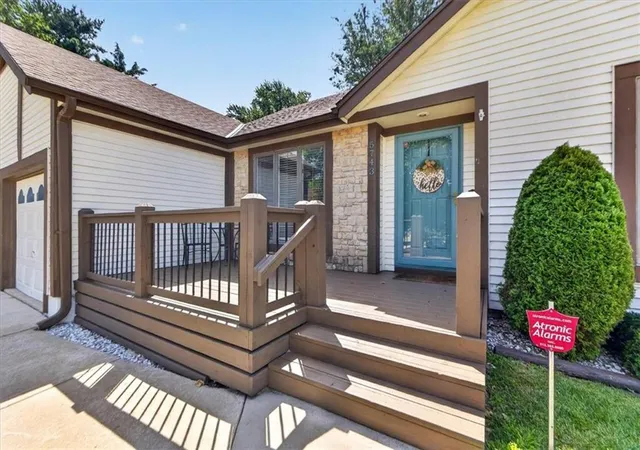 Homes for sale in Raytown, MO | 5743 Willow Ave, Raytown, MO 64133 | MLS# 2628312