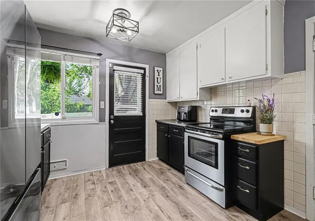 Photo 4 of Sale Pending at 7207 W 71st Terrace, Overland Park, KS 66204 | MLS# 2628315 | Listing updated on 2026-07-01