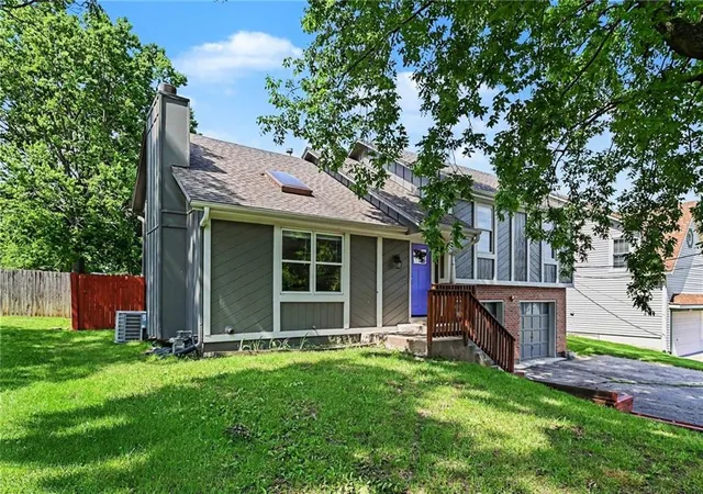 Homes for sale in Merriam, KS | 9812 W 51St St, Merriam, KS 66203 | MLS# 2628317