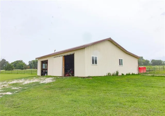 Photo 4 of Single family home for sale at 810 SW 1101 Road, Holden, MO 64040 | MLS# 2628322 | Listing updated on 2026-09-25