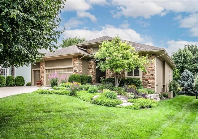 2nd image of 9111 W 157th Ter, Overland Park, KS 66221 | MLS# 2628328