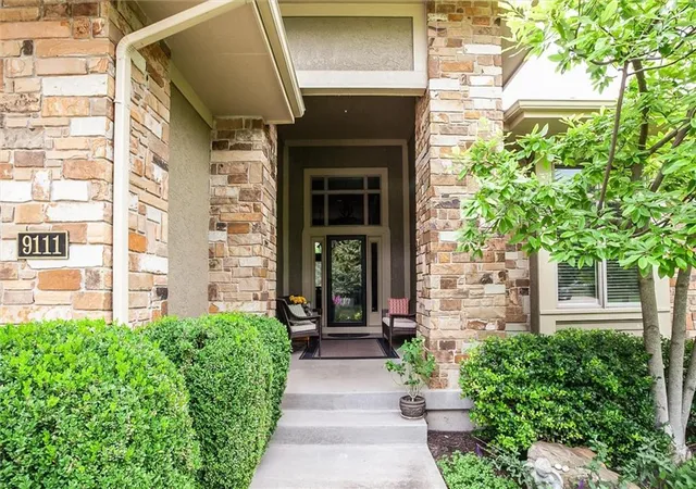3rd image of 9111 W 157Th Ter, Overland Park, KS 66221 | MLS# 2628328