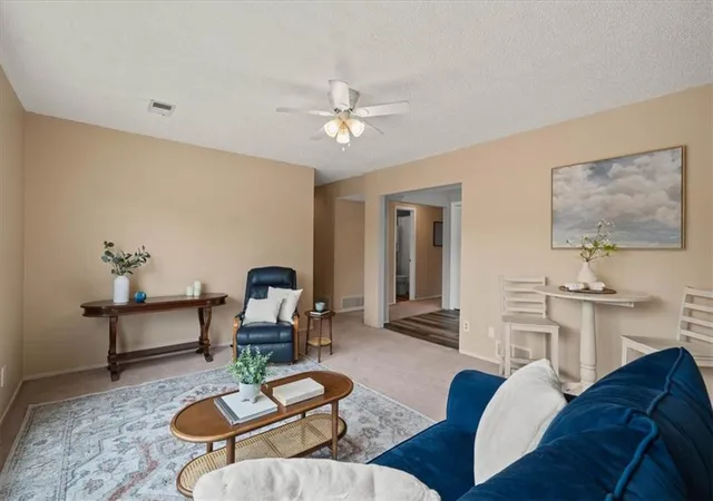 Listing Photo 4 - Condo for sale in building located at 1434 NW 64th Ter, Kansas City, MO 64118