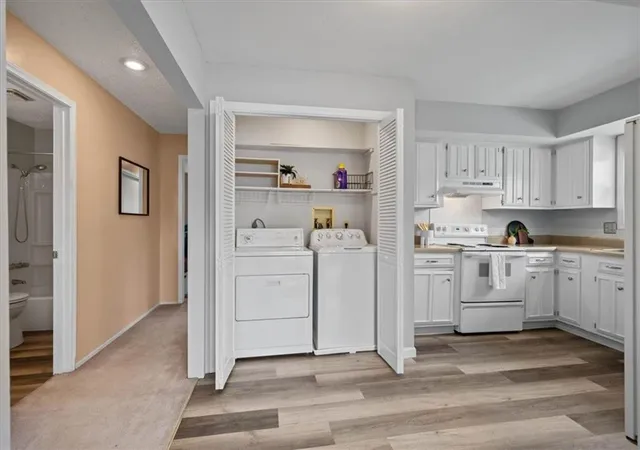 Listing Photo 5 - Condo for sale in building located at 1434 NW 64th Ter, Kansas City, MO 64118