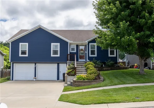 Homes for sale in Saint Joseph, MO | 2203 Bateley St, Saint Joseph, MO 64503 | MLS# 2628334