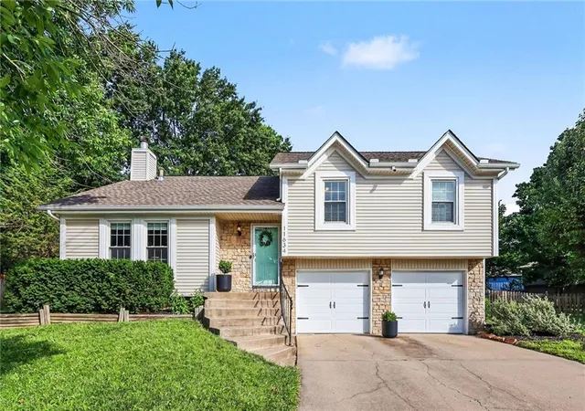 1st image of 11634 Earnshaw St, Overland Park, KS 66210 | MLS# 2628341