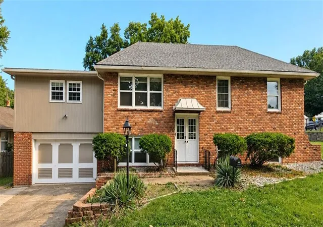 Photo 1 of Sale Pending at 3900 S Hands St, Independence, MO 64055 | MLS# 2628342 | Listing updated on 2026-08-16