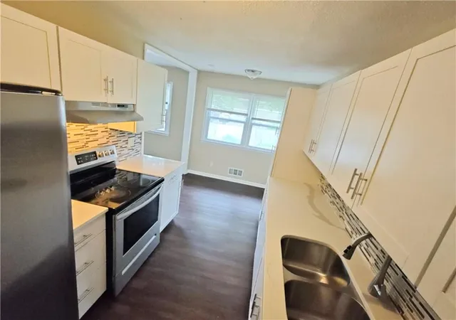 Photo 4 of Sale Pending at 3900 S Hands St, Independence, MO 64055 | MLS# 2628342 | Listing updated on 2026-08-16