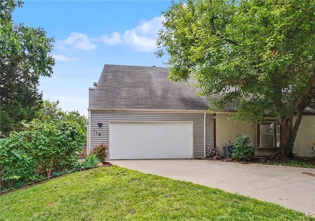 Photo 2 of Sale Pending at 118 Glenview Dr, Lawrence, KS 66049 | MLS# 2628345 | Listing updated on 2026-10-11