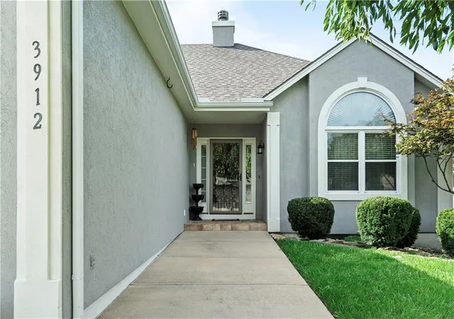 5th image of 3912 Sw Chatham Dr, Lees Summit, MO 64082 | MLS# 2628346