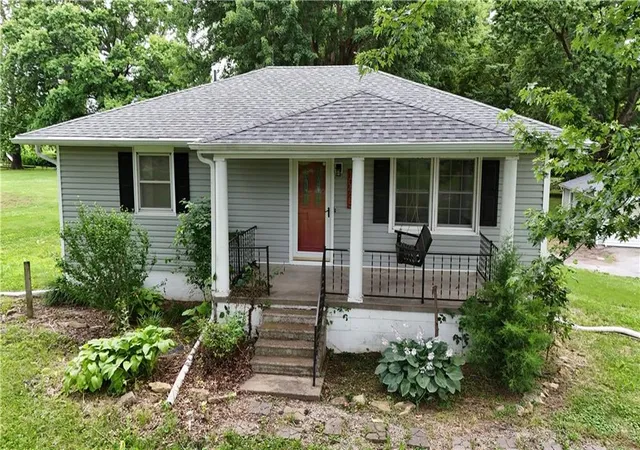 1st image of 10425 Se State Rt Ff Hwy, Agency, MO 64401 | MLS# 2628347