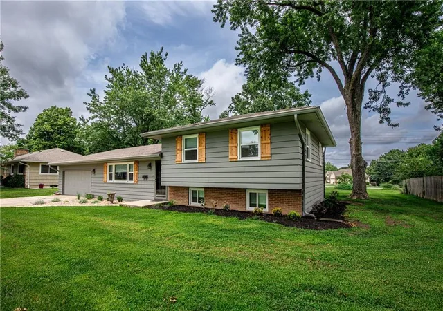 Homes for sale in Garnett, KS | 311 Jackson Ave, Garnett, KS 66032 | MLS# 2628354