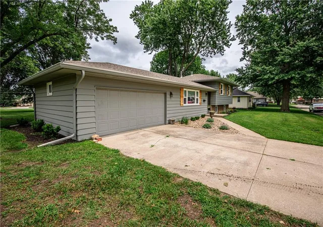 Homes for sale in Garnett, KS | 311 Jackson Ave, Garnett, KS 66032 | MLS# 2628354