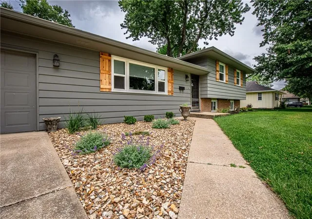 Homes for sale in Garnett, KS | 311 Jackson Ave, Garnett, KS 66032 | MLS# 2628354