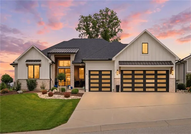 2nd image of 3 Spavinaw Ct, Lake Winnebago, MO 64034 | MLS# 2628357