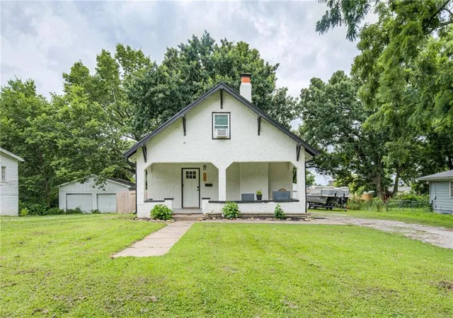 2nd image of 6033 Edith Ave, Kansas City, KS 66104 | MLS# 2628359