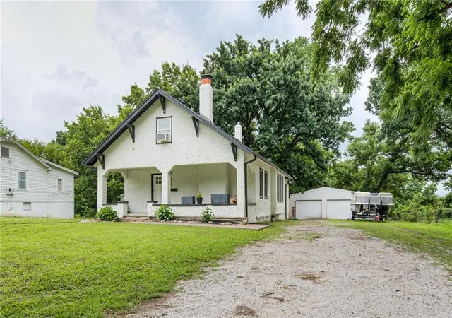 3rd image of 6033 Edith Ave, Kansas City, KS 66104 | MLS# 2628359