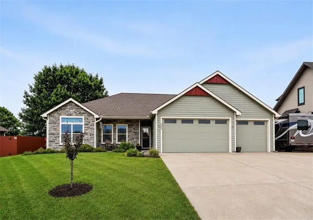 Homes for sale in Eudora, KS | 2629 S Fir Ter, Eudora, KS 66025 | MLS# 2628361