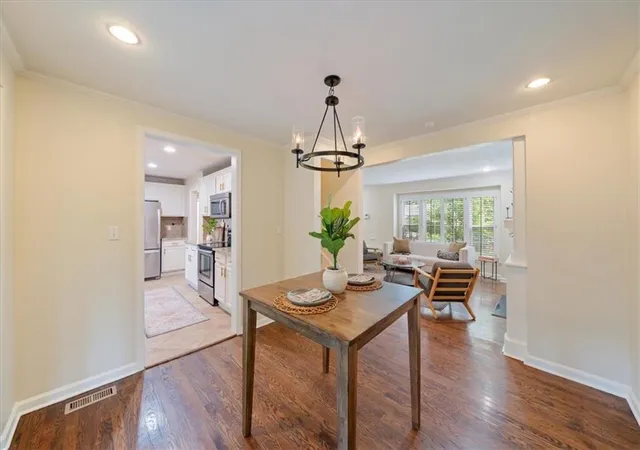 Photo 4 of Single Family Residence at 5200 W 72nd Street, Prairie Village, KS 66208 | MLS# 2628364 | | Sold on 2026-09-29