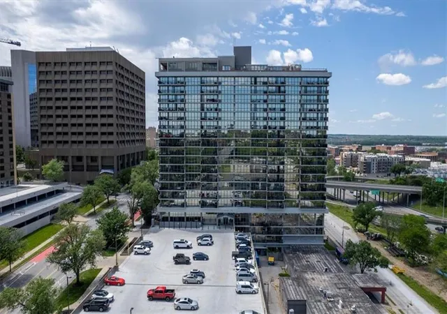 1st image of 600 E Admiral Blvd #408, Kansas City, MO 64106 | MLS# 2628367