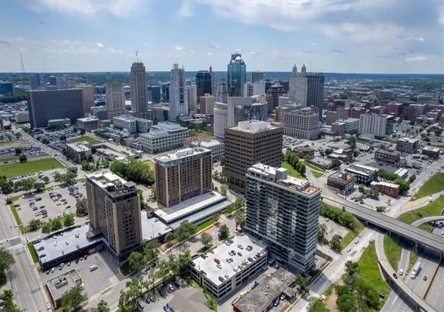 2nd image of 600 E Admiral Blvd #408, Kansas City, MO 64106 | MLS# 2628367