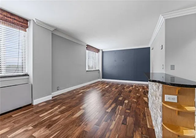 Listing Photo 5 - Condo for sale in building located at 700 E 8th St St, Kansas City, MO 64106 - Unit #4E